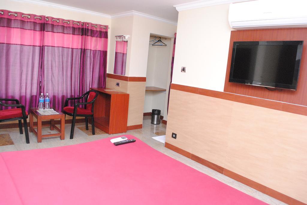 Everestparkresidency Hotel Tiruchirappalli Room photo