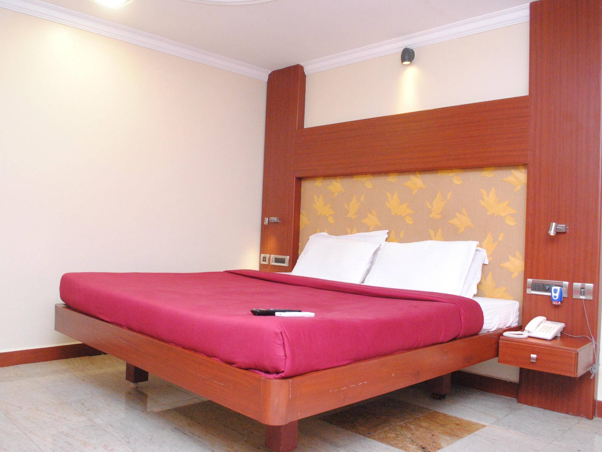 Everestparkresidency Hotel Tiruchirappalli Exterior photo